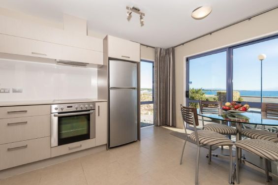 Lake Taupo motel with lake views