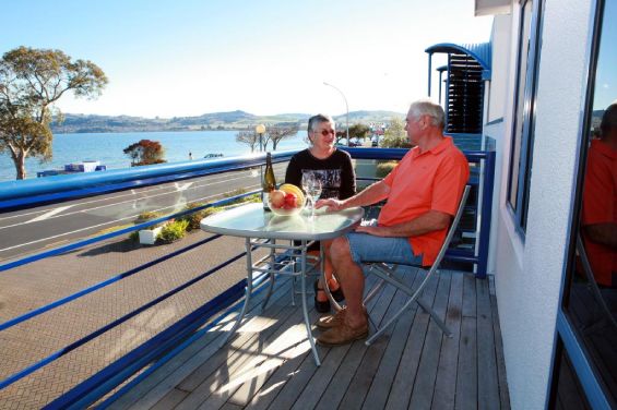 Spa Studio Lake View